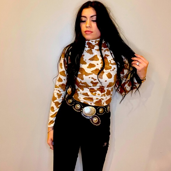 The Cowbelle Top - Picture 2 of 3